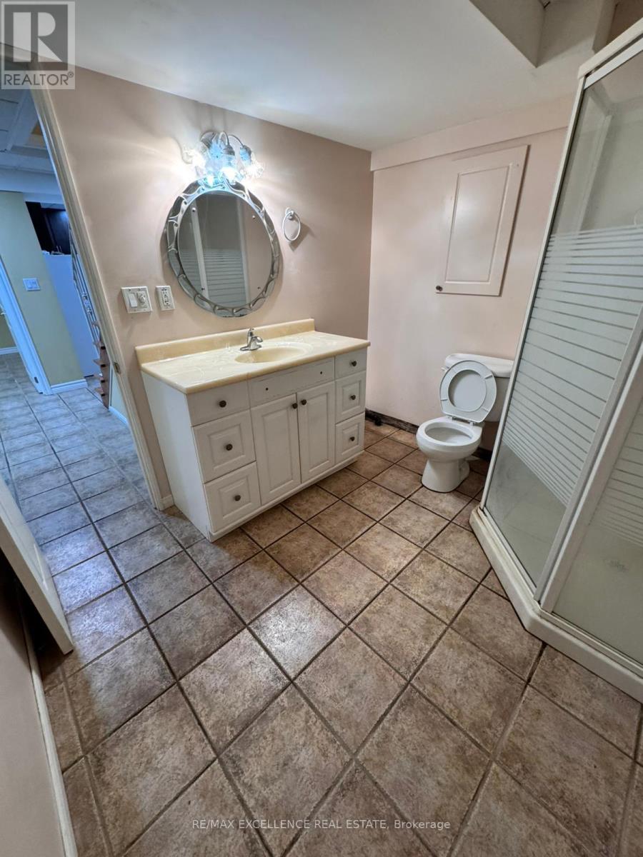 35 Mckenzie Crescent, Barrie, Ontario  L4N 0A9 - Photo 8 - S12889890