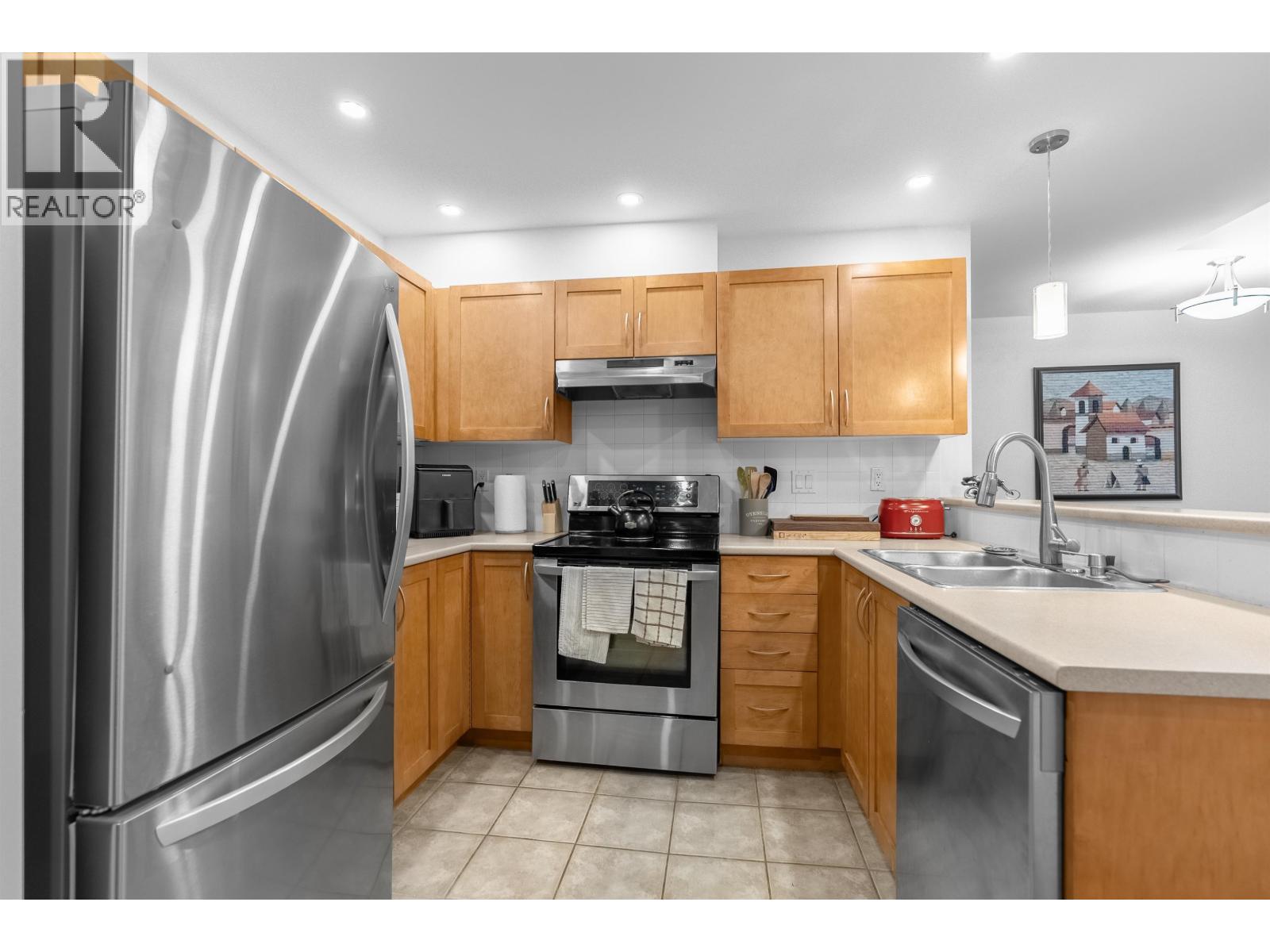 302 333 East 1st Street, North Vancouver, British Columbia  V7L 4W9 - Photo 5 - R3100314