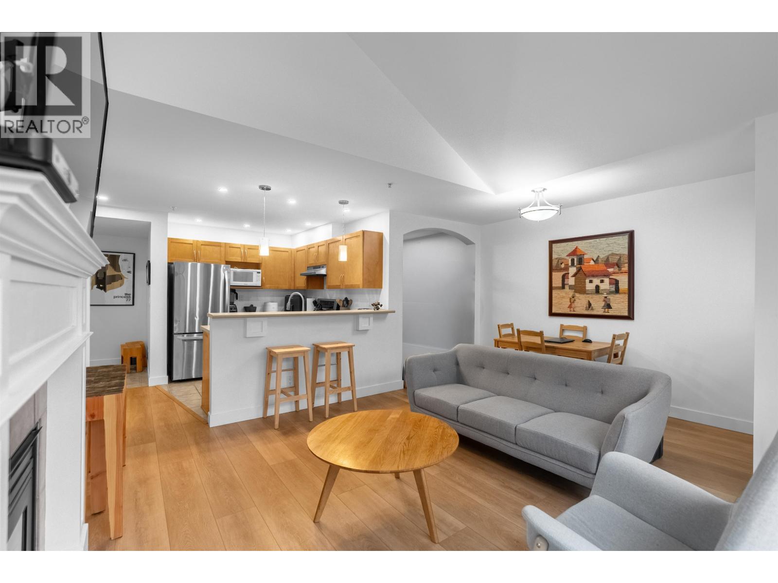 302 333 East 1st Street, North Vancouver, British Columbia  V7L 4W9 - Photo 9 - R3100314