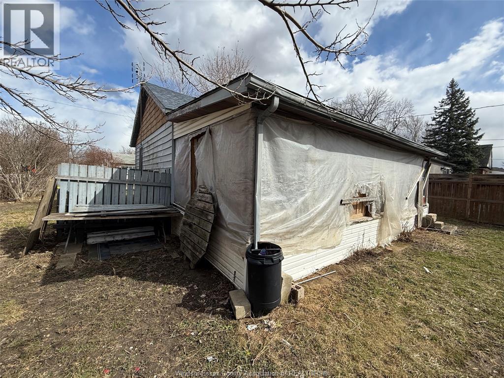 1303 Central, Windsor, Ontario  N8Y 3V3 - Photo 12 - 26005014