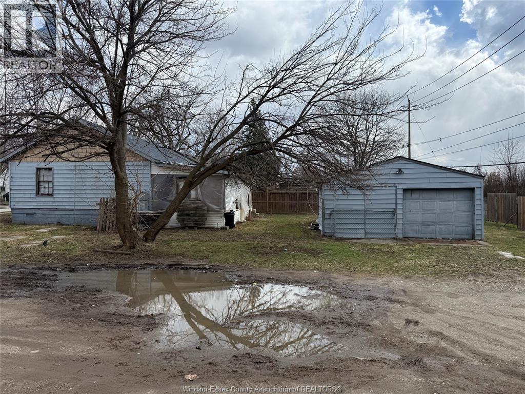 1303 Central, Windsor, Ontario  N8Y 3V3 - Photo 2 - 26005014