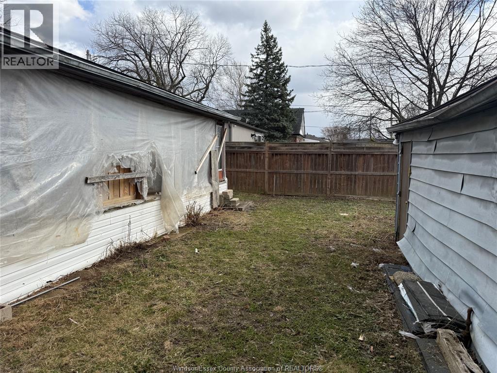 1303 Central, Windsor, Ontario  N8Y 3V3 - Photo 7 - 26005014