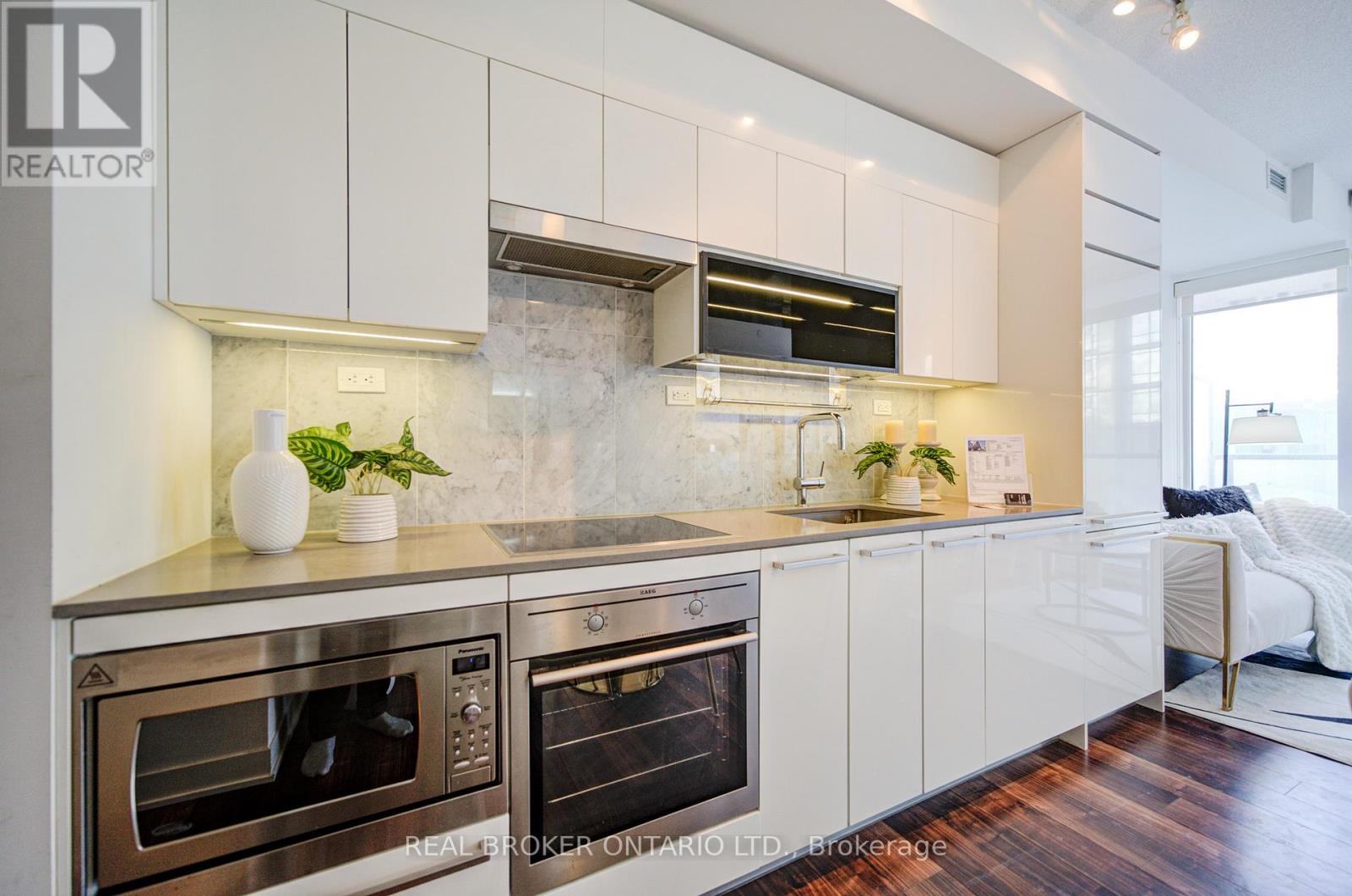 512 - 90 Queens Wharf Road, Toronto, Ontario  M5V 0E6 - Photo 12 - C12889910