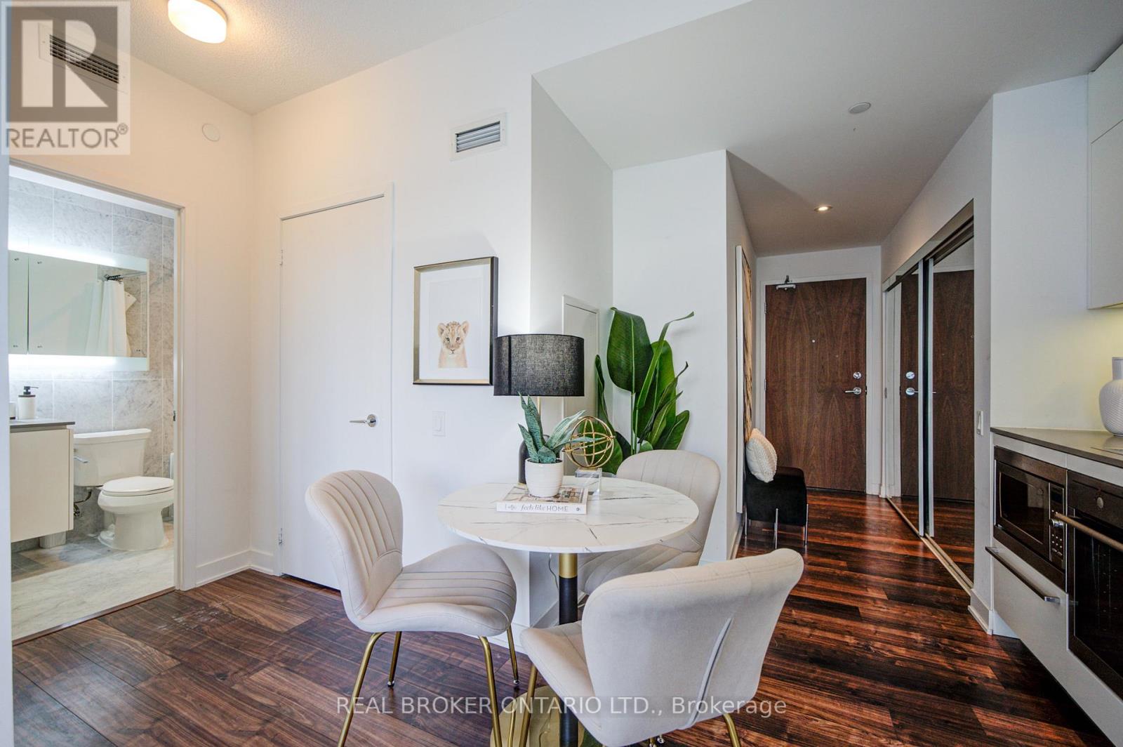 512 - 90 Queens Wharf Road, Toronto, Ontario  M5V 0E6 - Photo 13 - C12889910