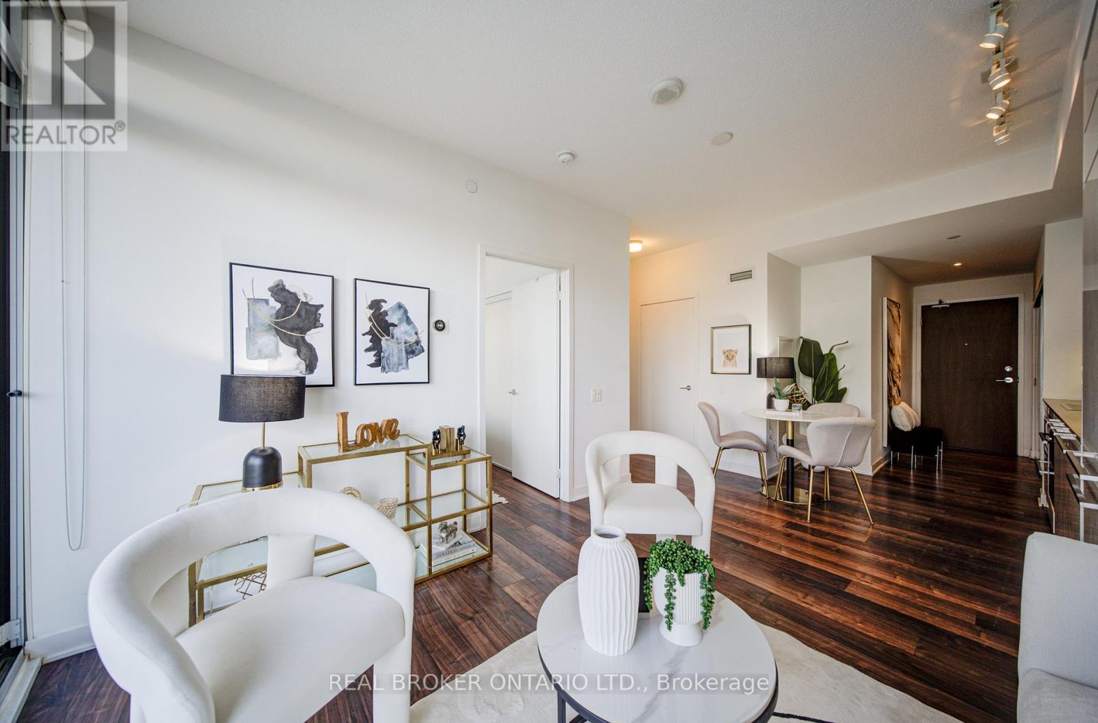 512 - 90 Queens Wharf Road, Toronto, Ontario  M5V 0E6 - Photo 20 - C12889910