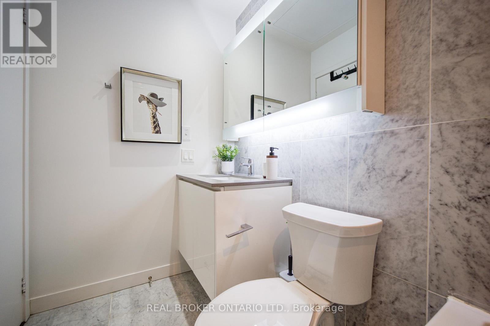 512 - 90 Queens Wharf Road, Toronto, Ontario  M5V 0E6 - Photo 25 - C12889910