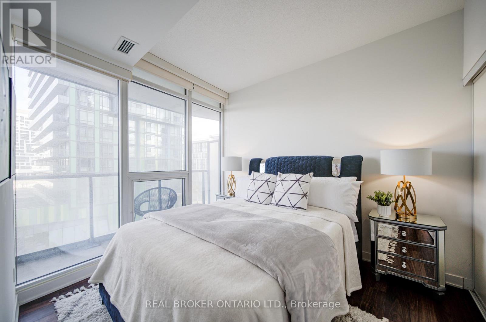 512 - 90 Queens Wharf Road, Toronto, Ontario  M5V 0E6 - Photo 26 - C12889910