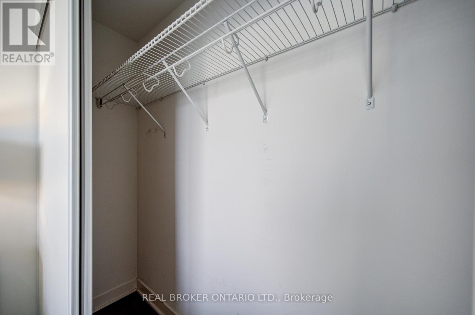 512 - 90 Queens Wharf Road, Toronto, Ontario  M5V 0E6 - Photo 30 - C12889910