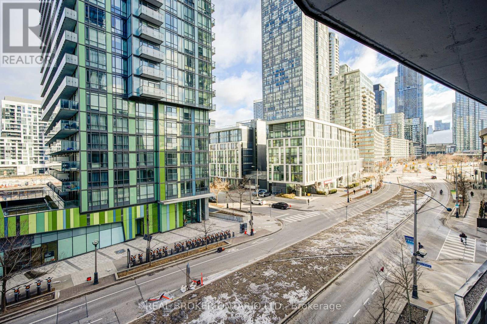 512 - 90 Queens Wharf Road, Toronto, Ontario  M5V 0E6 - Photo 36 - C12889910