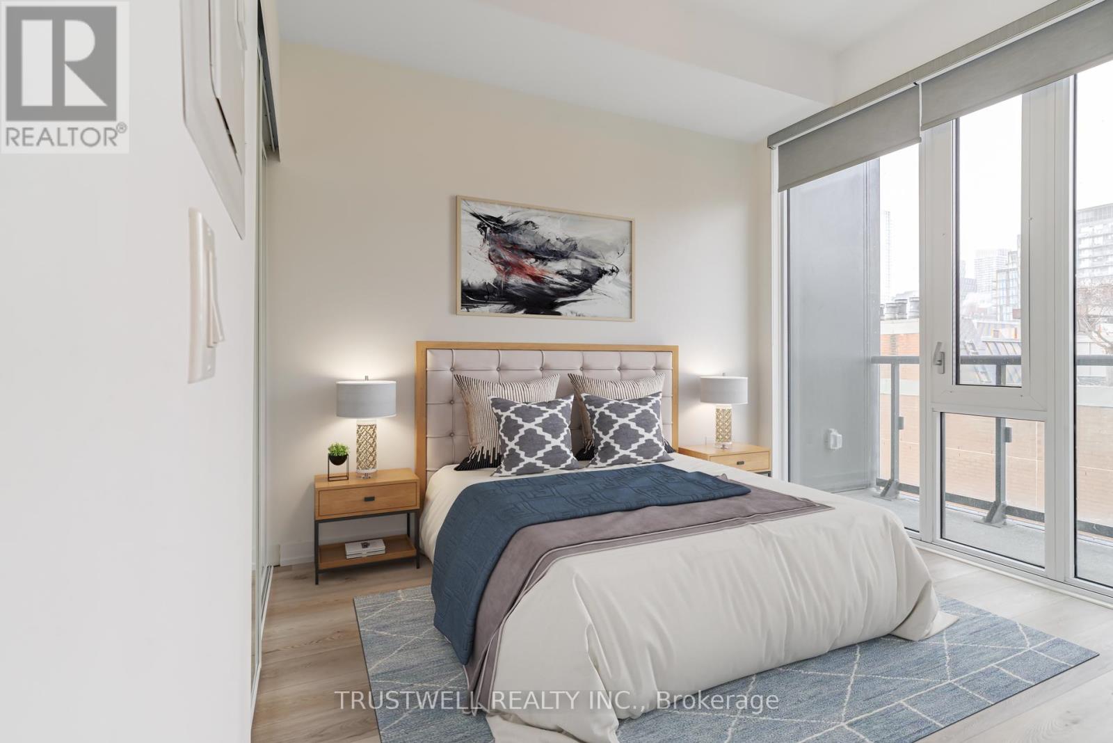 1004 - 158 Front Street E, Toronto, Ontario  M5A 1E5 - Photo 6 - C12889924