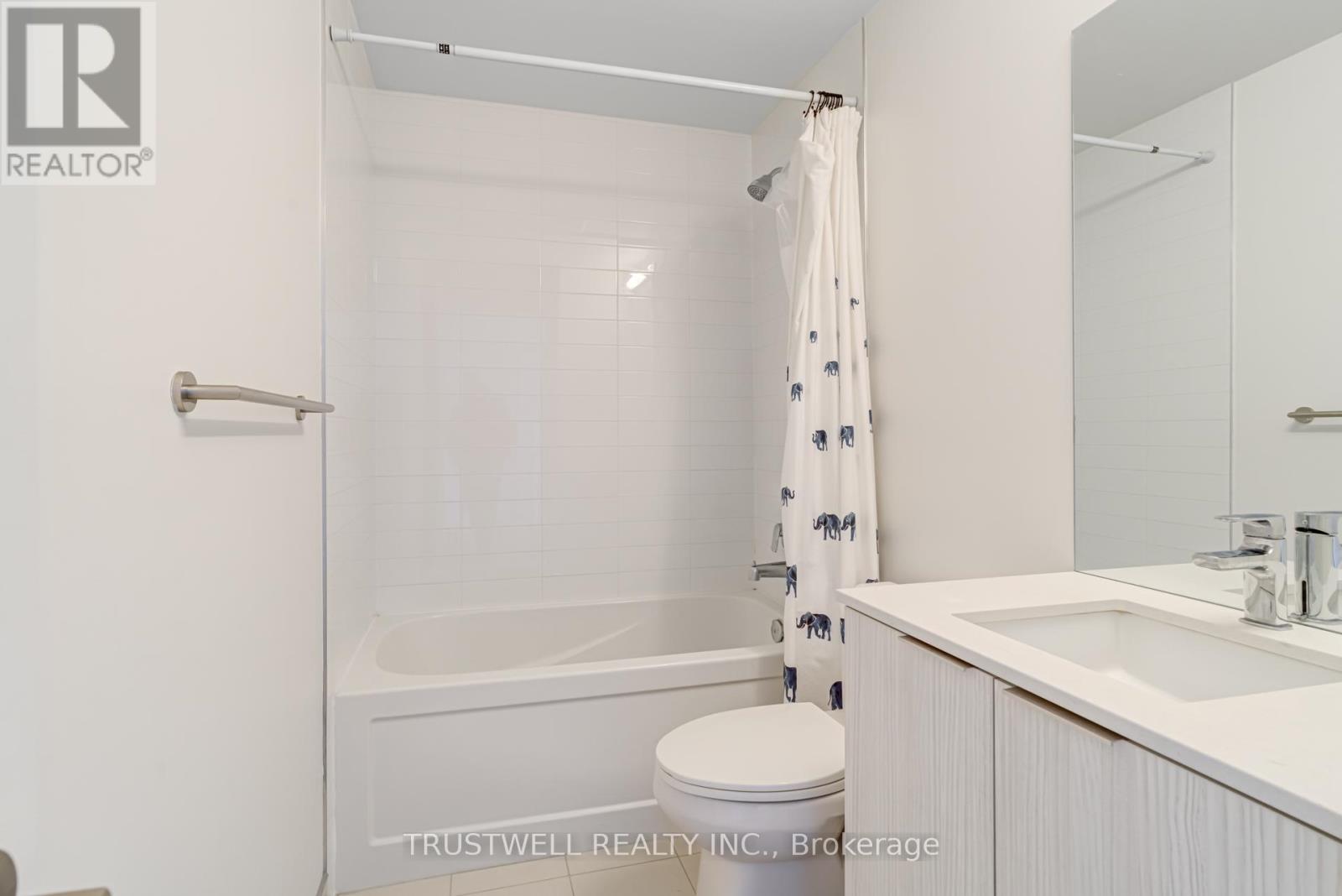 1004 - 158 Front Street E, Toronto, Ontario  M5A 1E5 - Photo 8 - C12889924