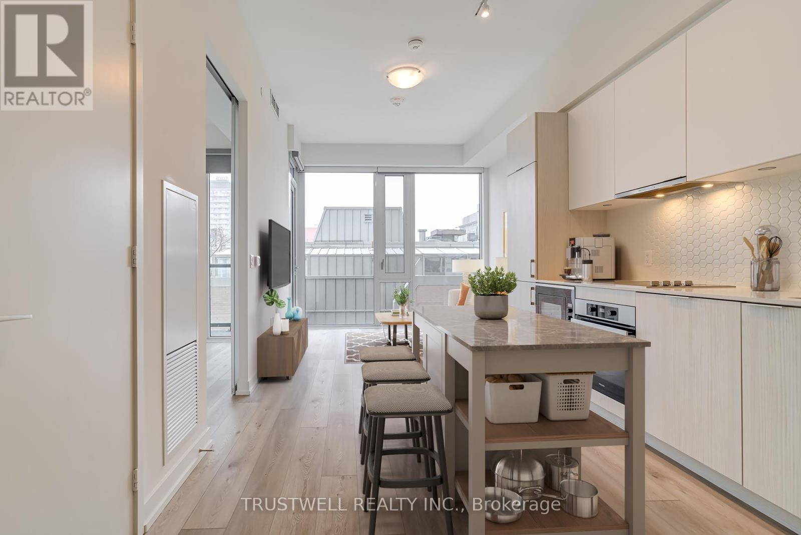 1004 - 158 Front Street E, Toronto, Ontario  M5A 0K9 - Photo 2 - C12889932