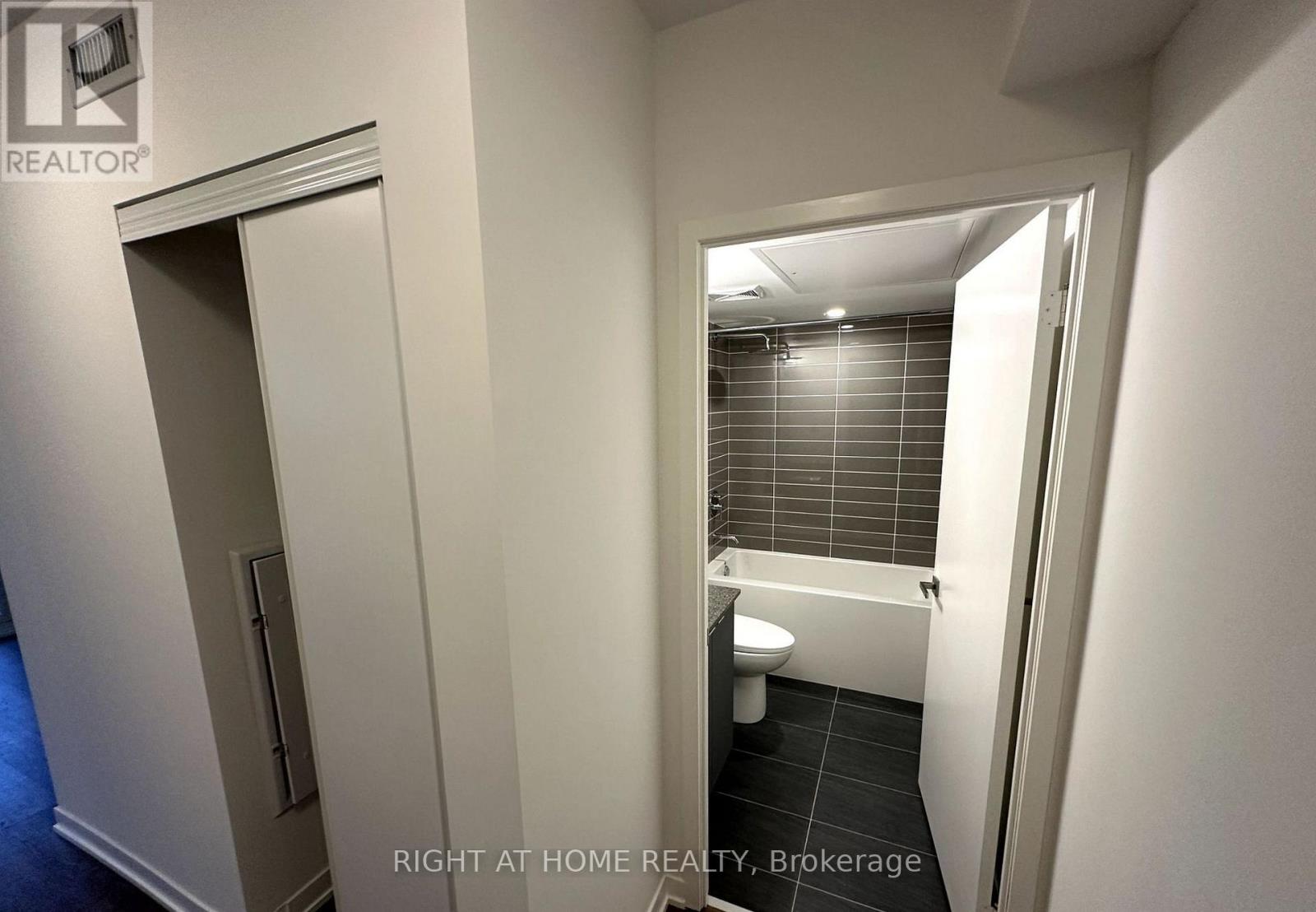 1024 - 500 Wilson Avenue, Toronto, Ontario M3H 0E5 - Photo 10 - C12889942