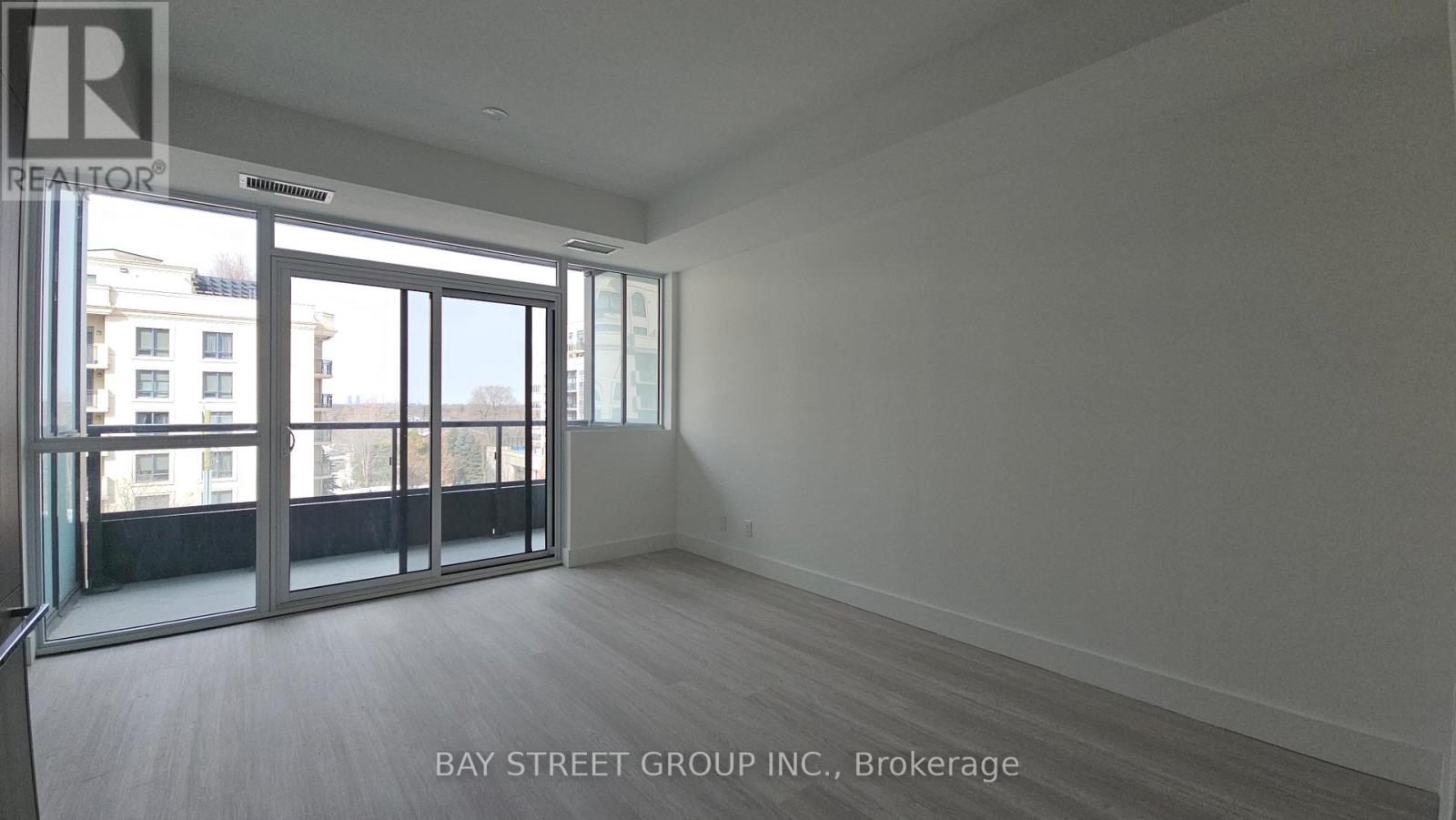 524 - 6 Greenbriar Road, Toronto, Ontario  M2K 0H6 - Photo 3 - C12889944