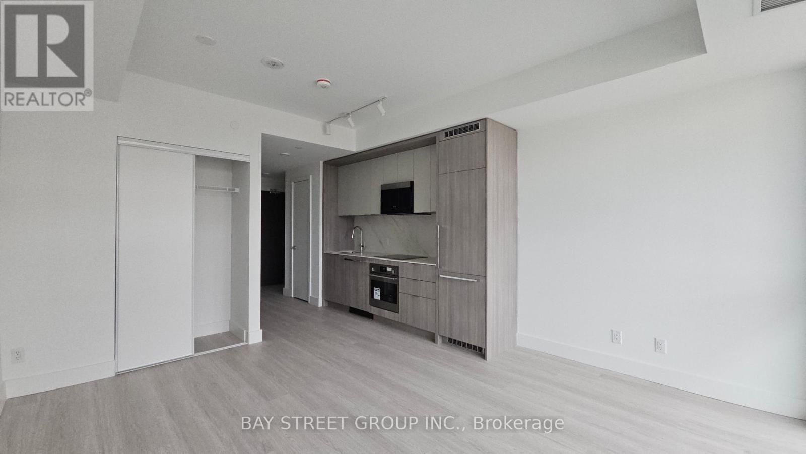 524 - 6 Greenbriar Road, Toronto, Ontario  M2K 0H6 - Photo 4 - C12889944