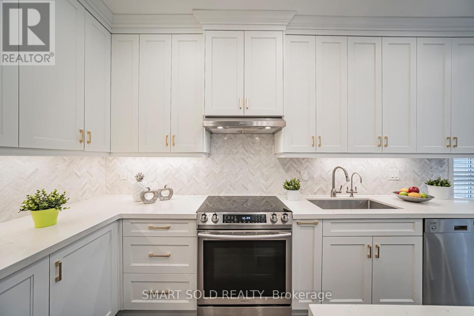 16 Gauguin Avenue, Vaughan, Ontario  L4J 9J7 - Photo 13 - N12889900