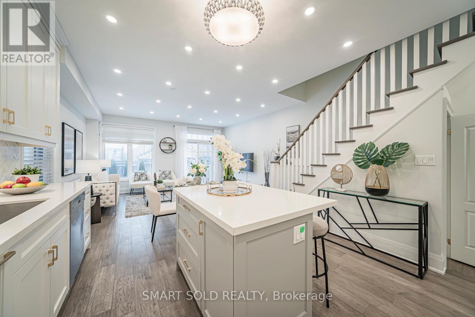 16 Gauguin Avenue, Vaughan, Ontario  L4J 9J7 - Photo 7 - N12889900