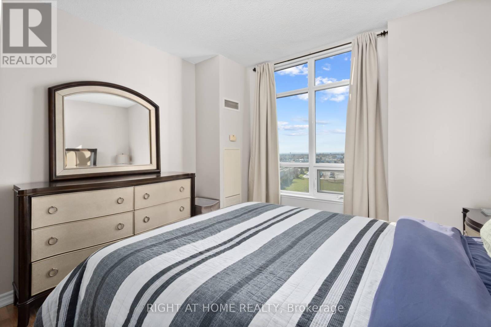 1012 - 9235 Jane Street, Vaughan, Ontario  L6A 0J8 - Photo 19 - N12889916