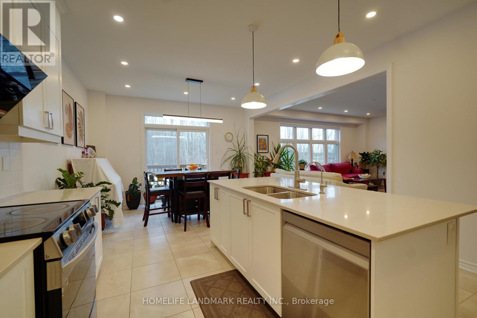 59 Big Canoe Drive, Georgina, Ontario  L0E 1R0 - Photo 3 - N12889928