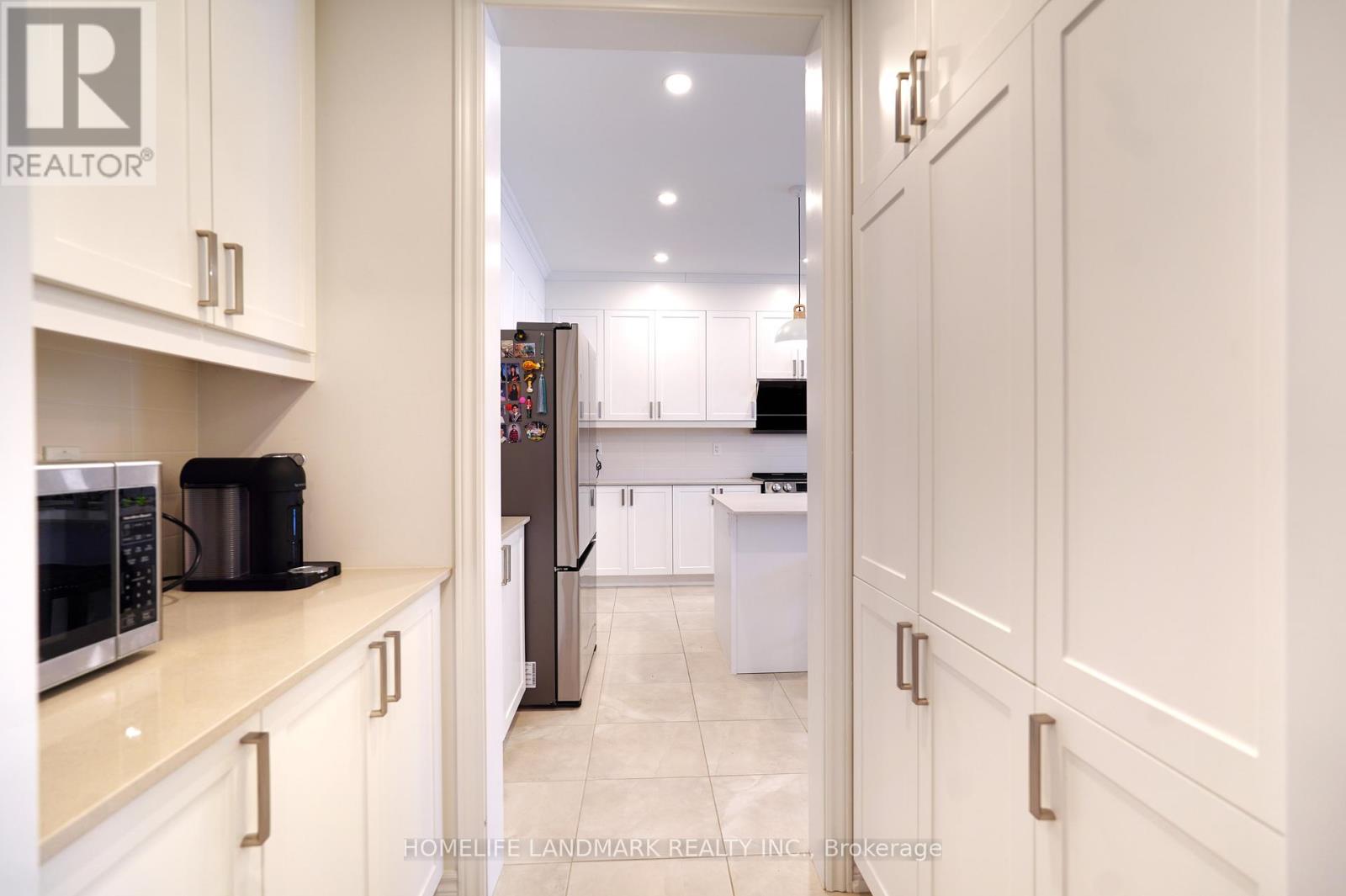 59 Big Canoe Drive, Georgina, Ontario  L0E 1R0 - Photo 9 - N12889928