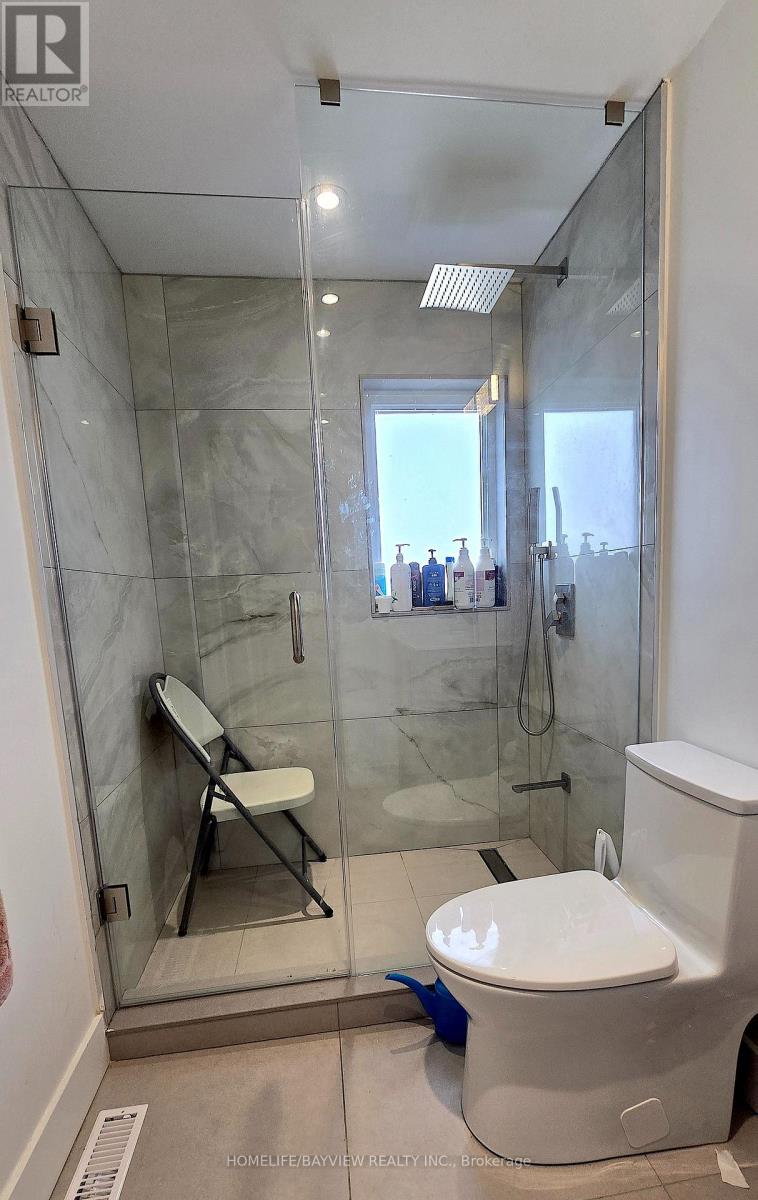 Main & Second Floors - 123 Kersey Crescent, Richmond Hill, Ontario  L4C 5X4 - Photo 19 - N12889936