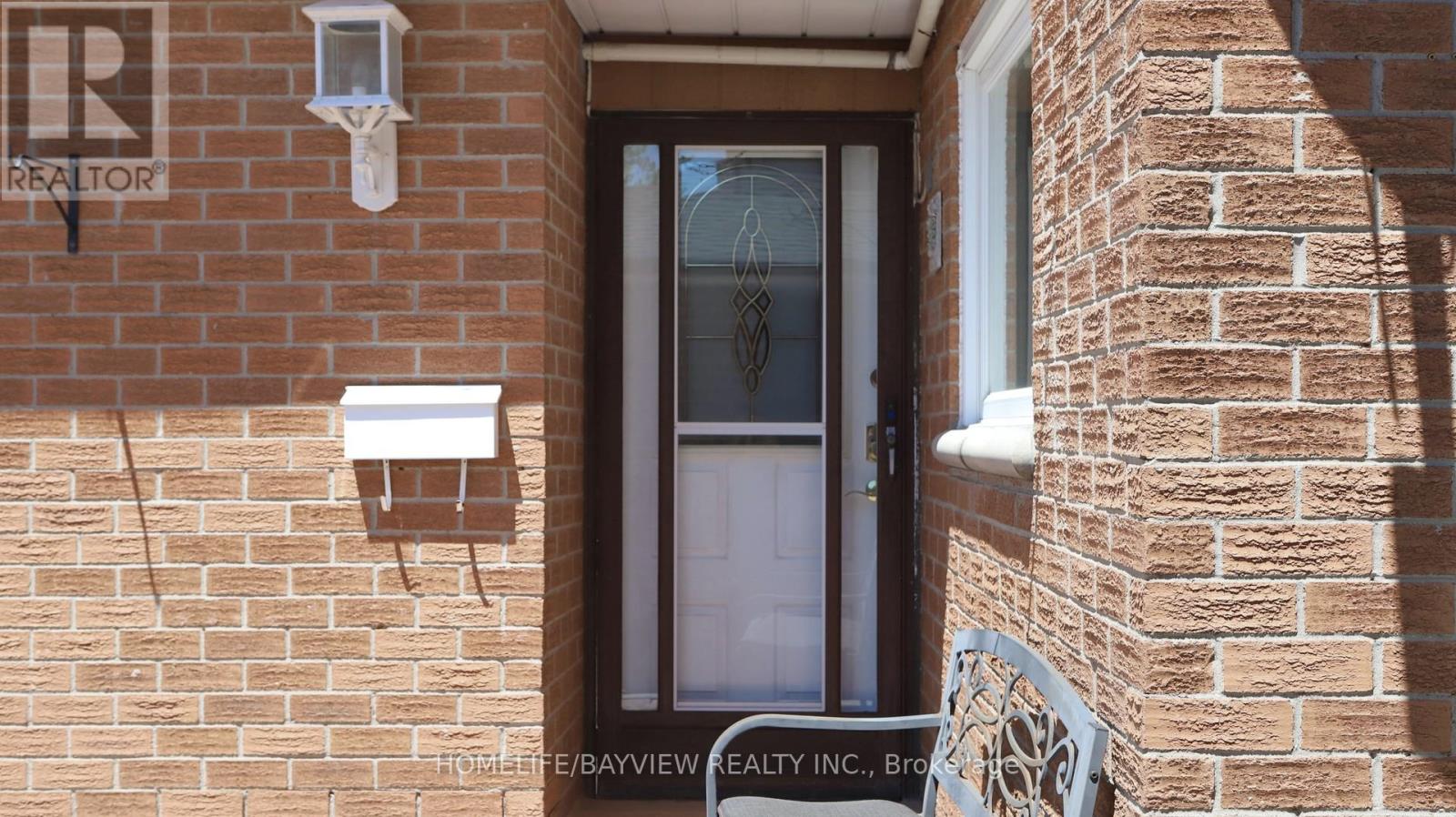 Main & Second Floors - 123 Kersey Crescent, Richmond Hill, Ontario  L4C 5X4 - Photo 3 - N12889936