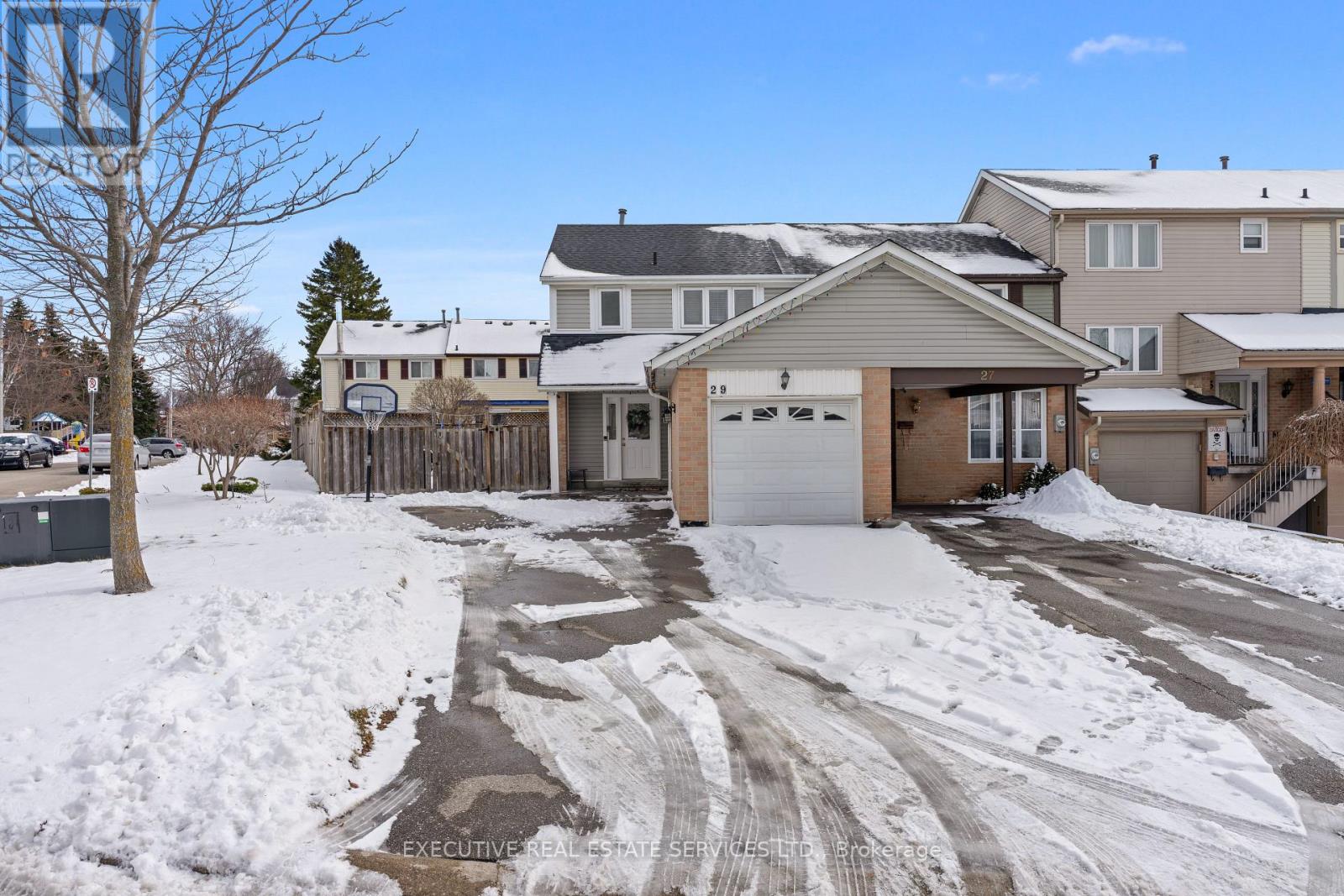 29 Sparklett Crescent, Brampton, Ontario  L6Z 1M7 - Photo 2 - W12889906