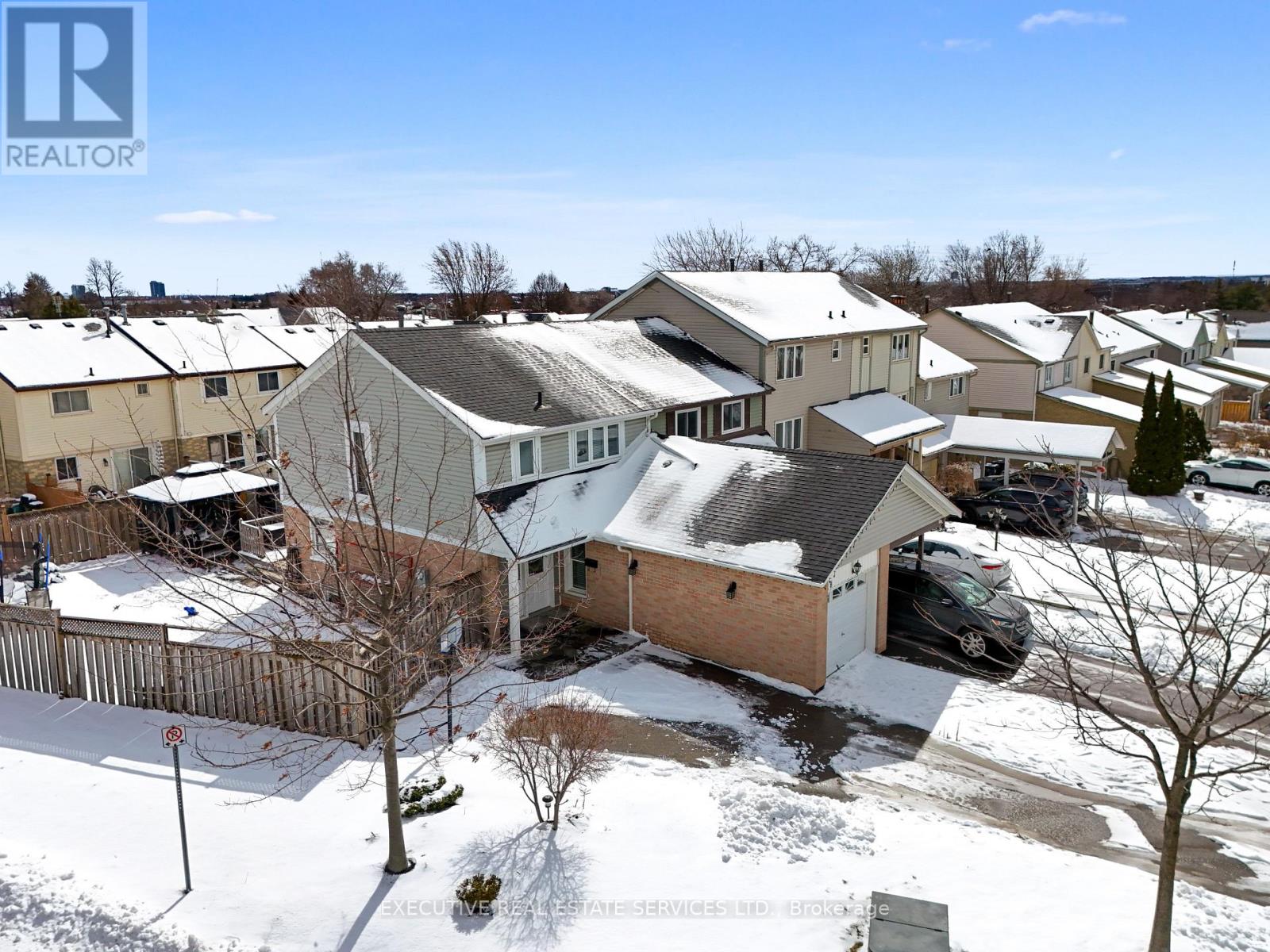 29 Sparklett Crescent, Brampton, Ontario  L6Z 1M7 - Photo 3 - W12889906