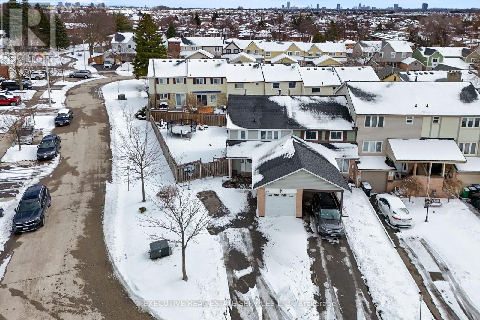 29 Sparklett Crescent, Brampton, Ontario  L6Z 1M7 - Photo 7 - W12889906