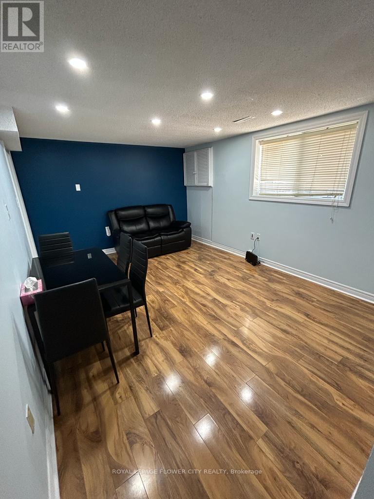 Bsmt - 4 Lascelles Blvd Drive, Brampton, Ontario  L6S 3T3 - Photo 4 - W12889914