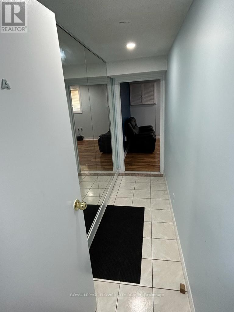 Bsmt - 4 Lascelles Blvd Drive, Brampton, Ontario  L6S 3T3 - Photo 6 - W12889914