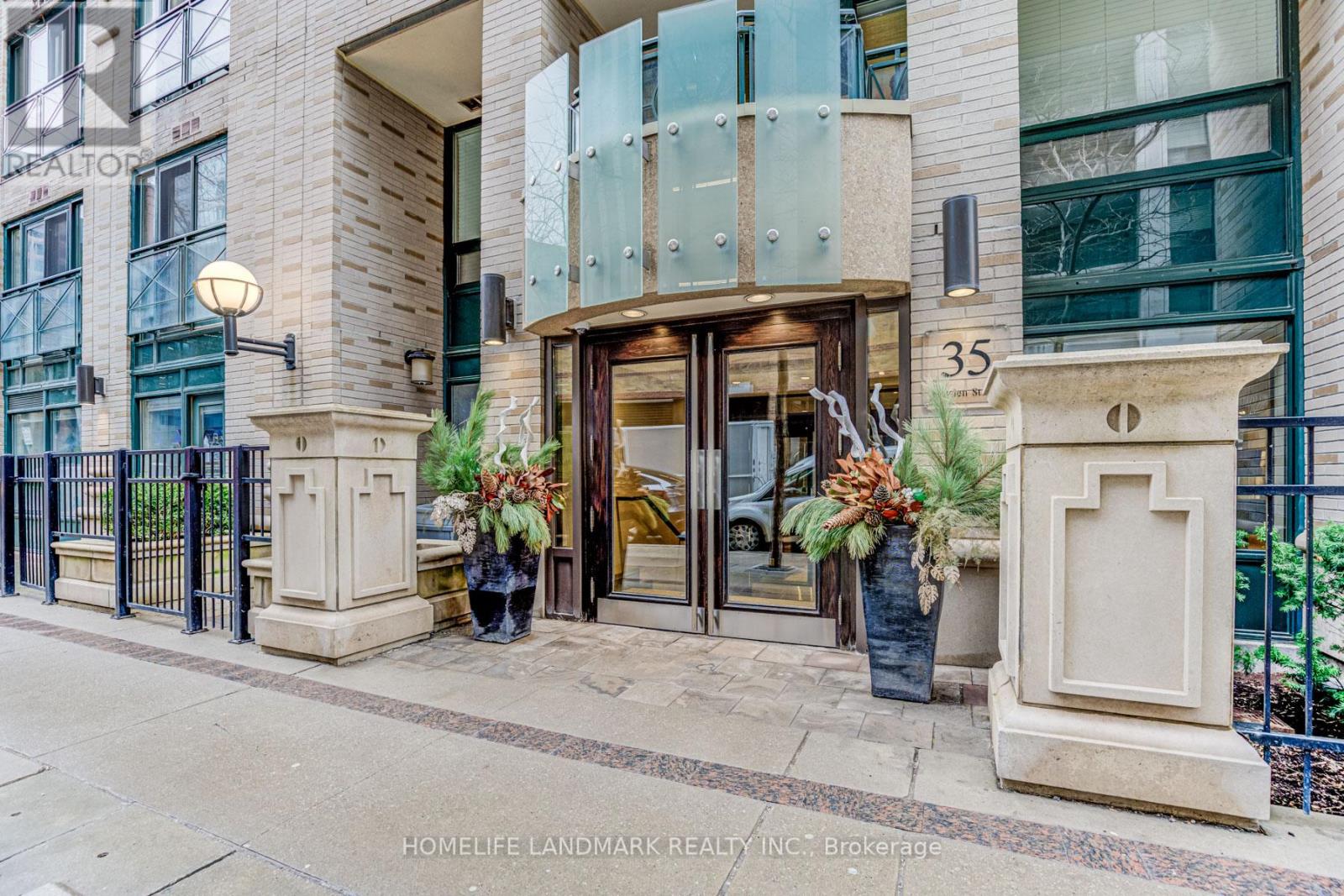 1109 - 35 Hayden Street, Toronto, Ontario  M4Y 3C3 - Photo 2 - C12889962