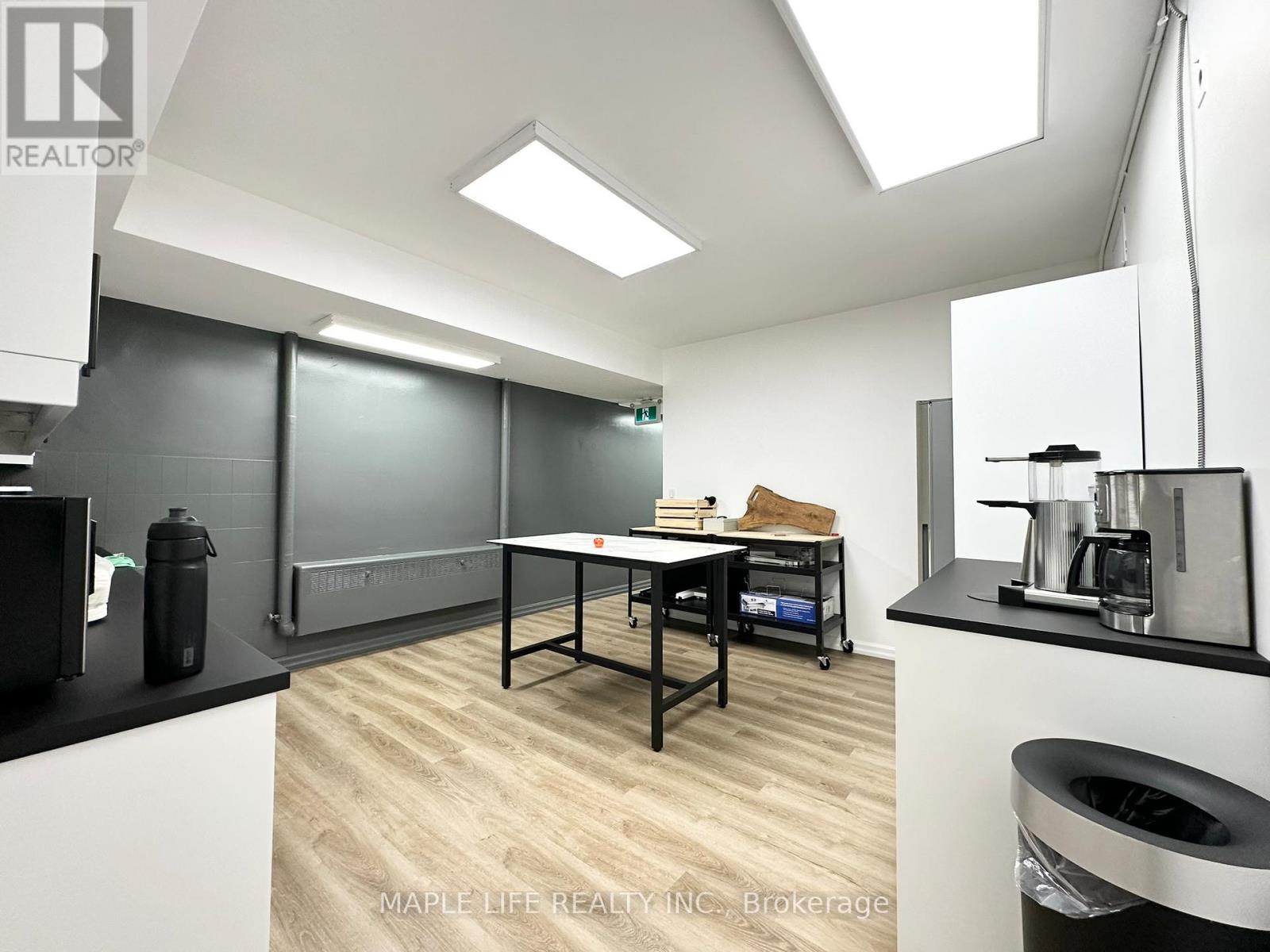 Lower - 901 Yonge Street, Toronto, Ontario  M4W 2H2 - Photo 11 - C12889978