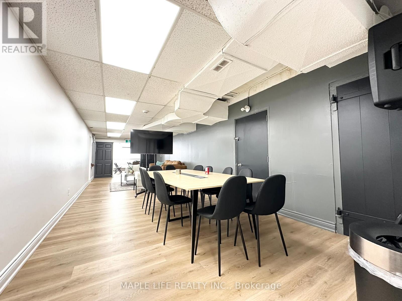 Lower - 901 Yonge Street, Toronto, Ontario  M4W 2H2 - Photo 19 - C12889978