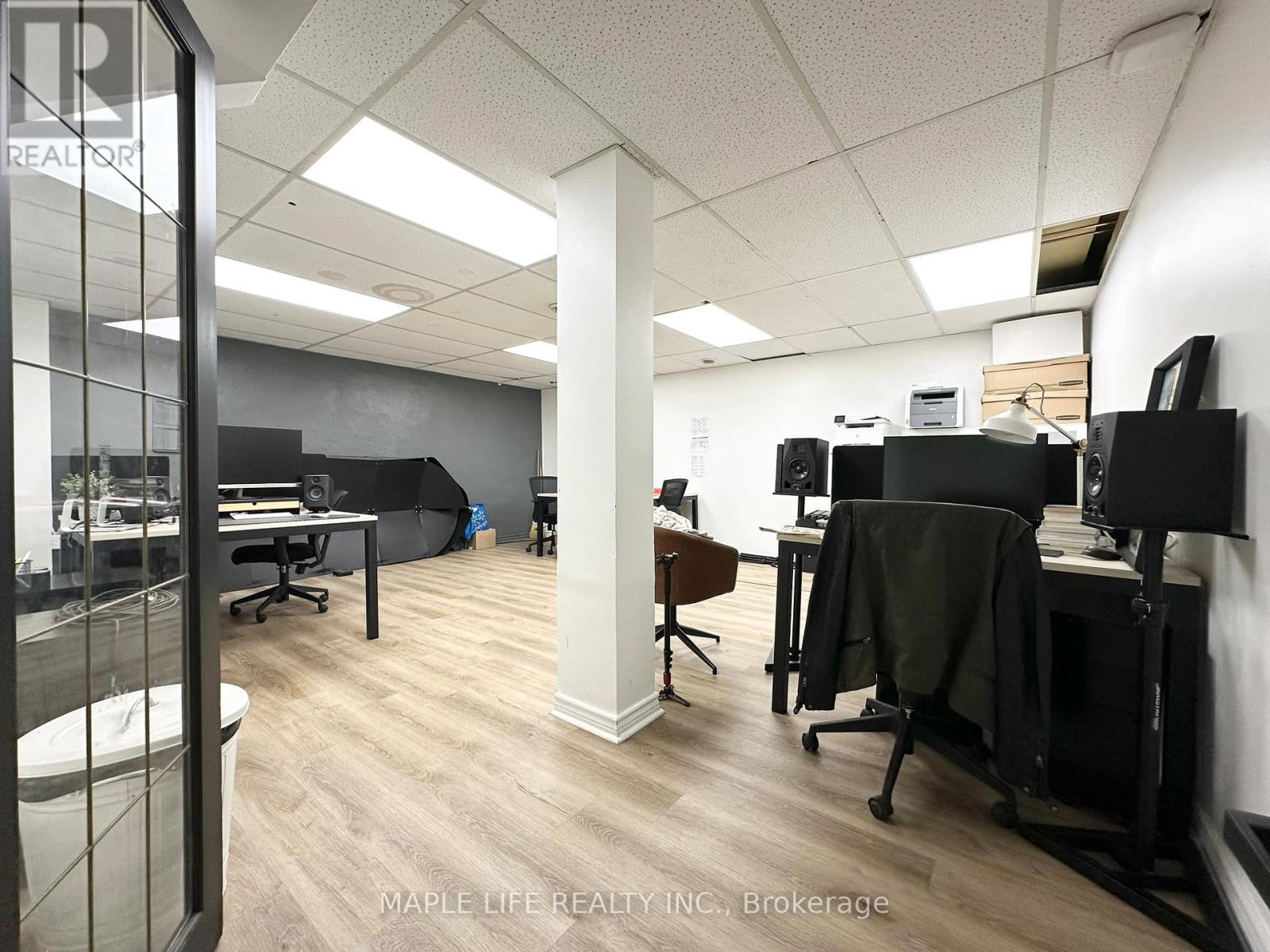 Lower - 901 Yonge Street, Toronto, Ontario  M4W 2H2 - Photo 21 - C12889978