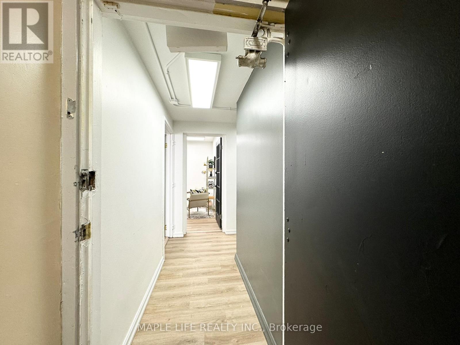 Lower - 901 Yonge Street, Toronto, Ontario  M4W 2H2 - Photo 26 - C12889978