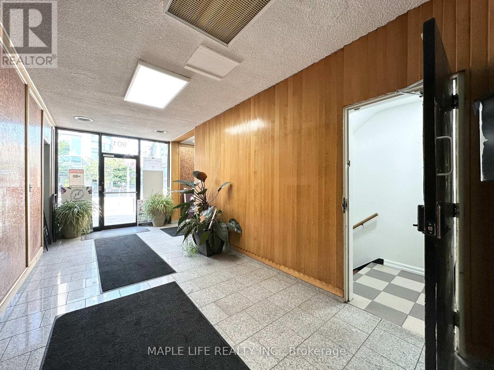 Lower - 901 Yonge Street, Toronto, Ontario  M4W 2H2 - Photo 27 - C12889978