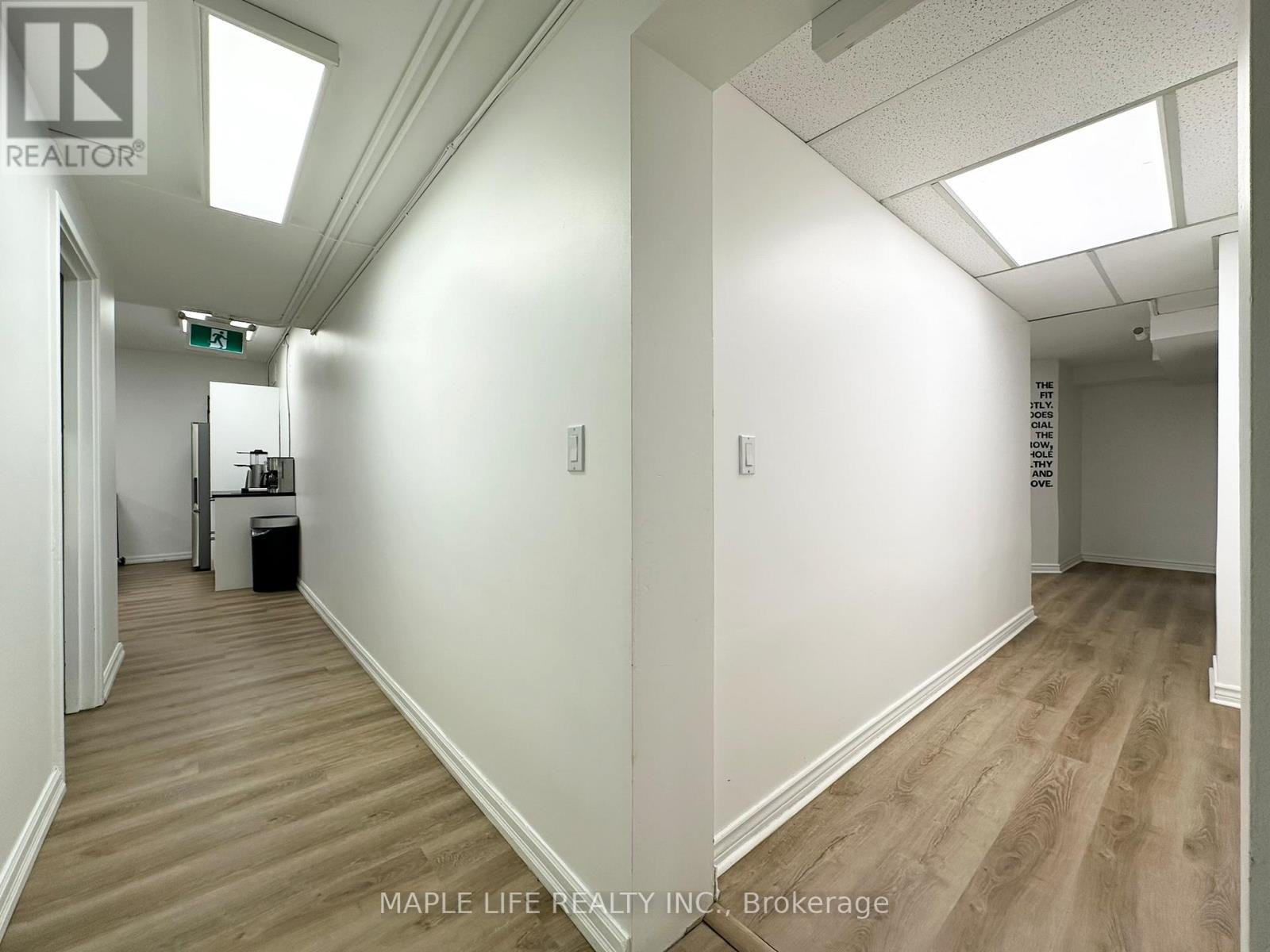 Lower - 901 Yonge Street, Toronto, Ontario  M4W 2H2 - Photo 28 - C12889978
