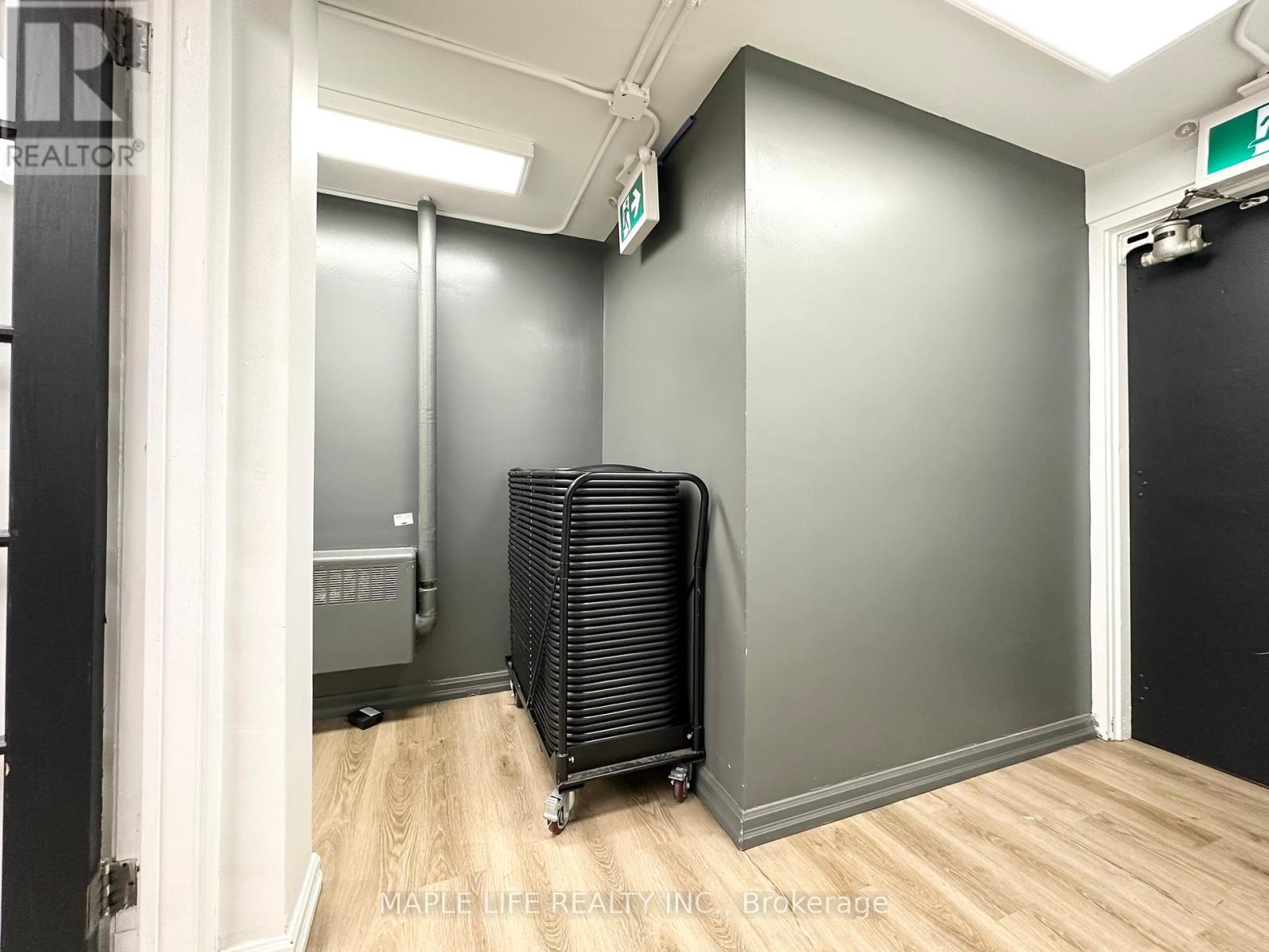 Lower - 901 Yonge Street, Toronto, Ontario  M4W 2H2 - Photo 31 - C12889978