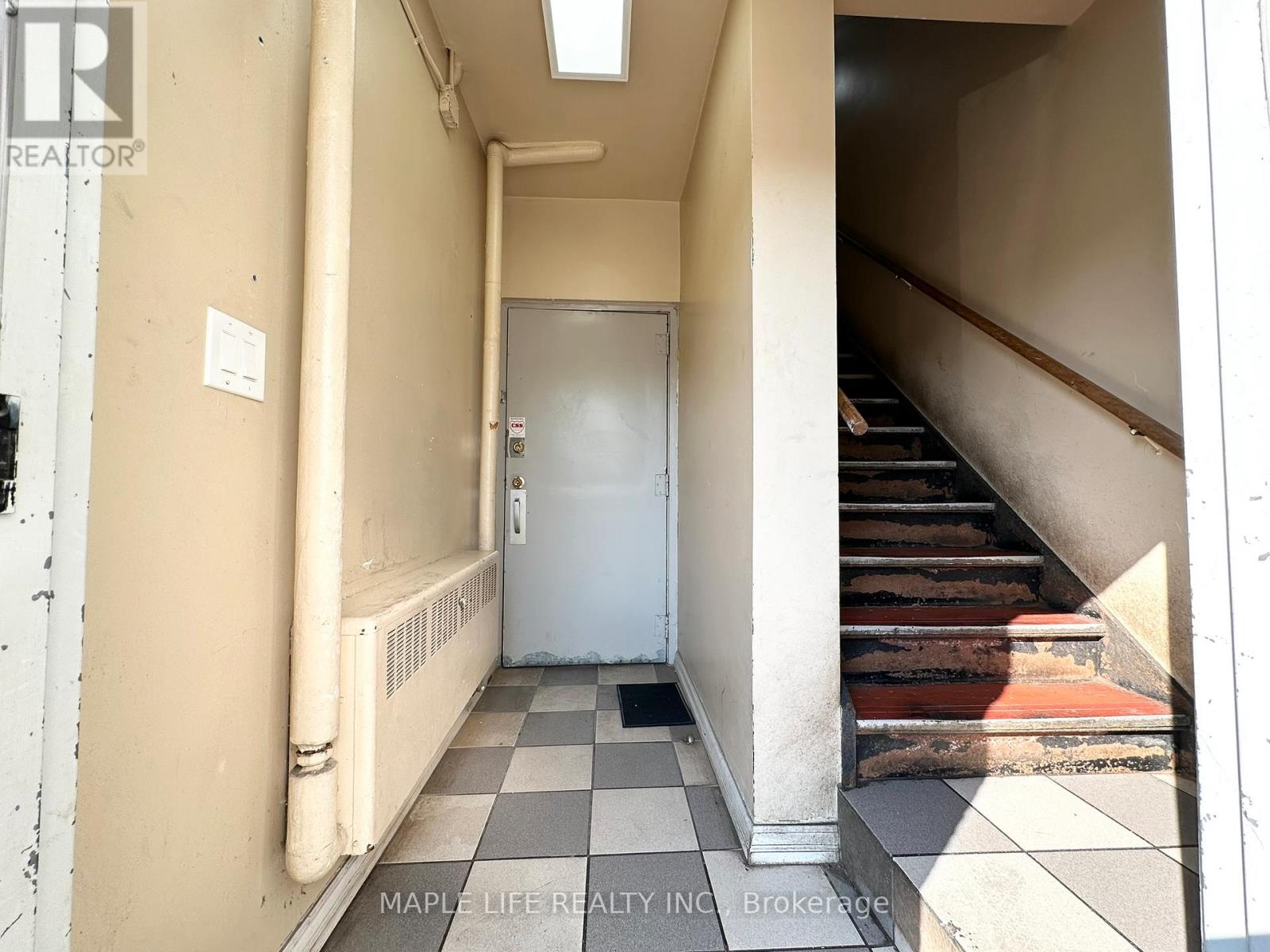 Lower - 901 Yonge Street, Toronto, Ontario  M4W 2H2 - Photo 32 - C12889978