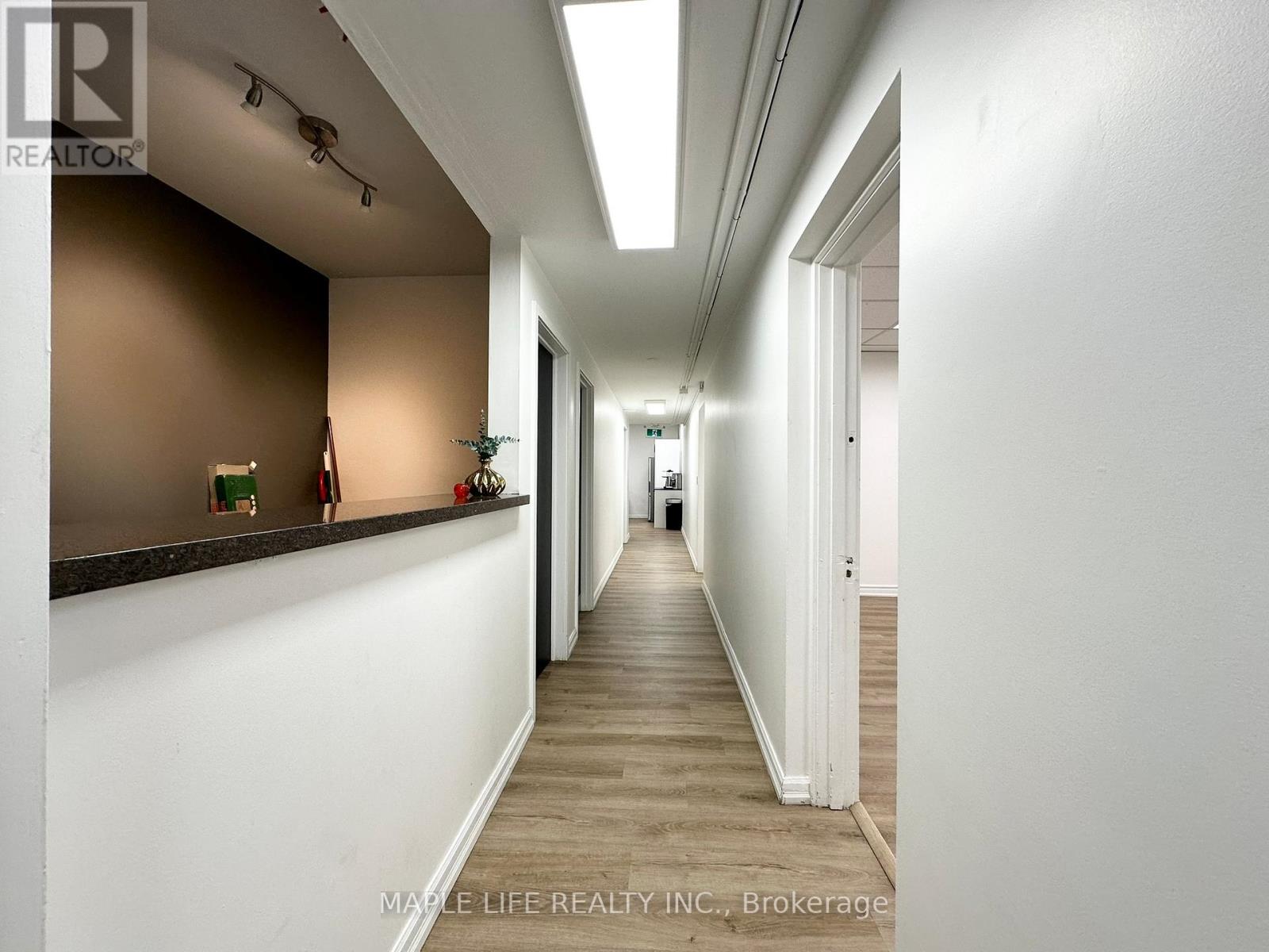 Lower - 901 Yonge Street, Toronto, Ontario  M4W 2H2 - Photo 4 - C12889978