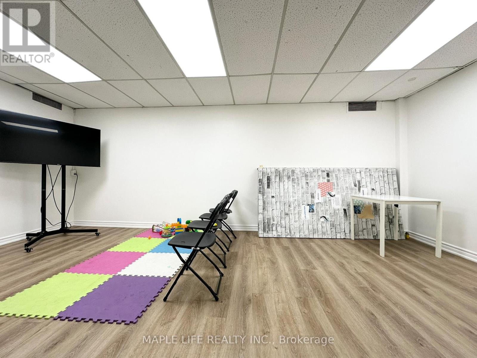 Lower - 901 Yonge Street, Toronto, Ontario  M4W 2H2 - Photo 5 - C12889978