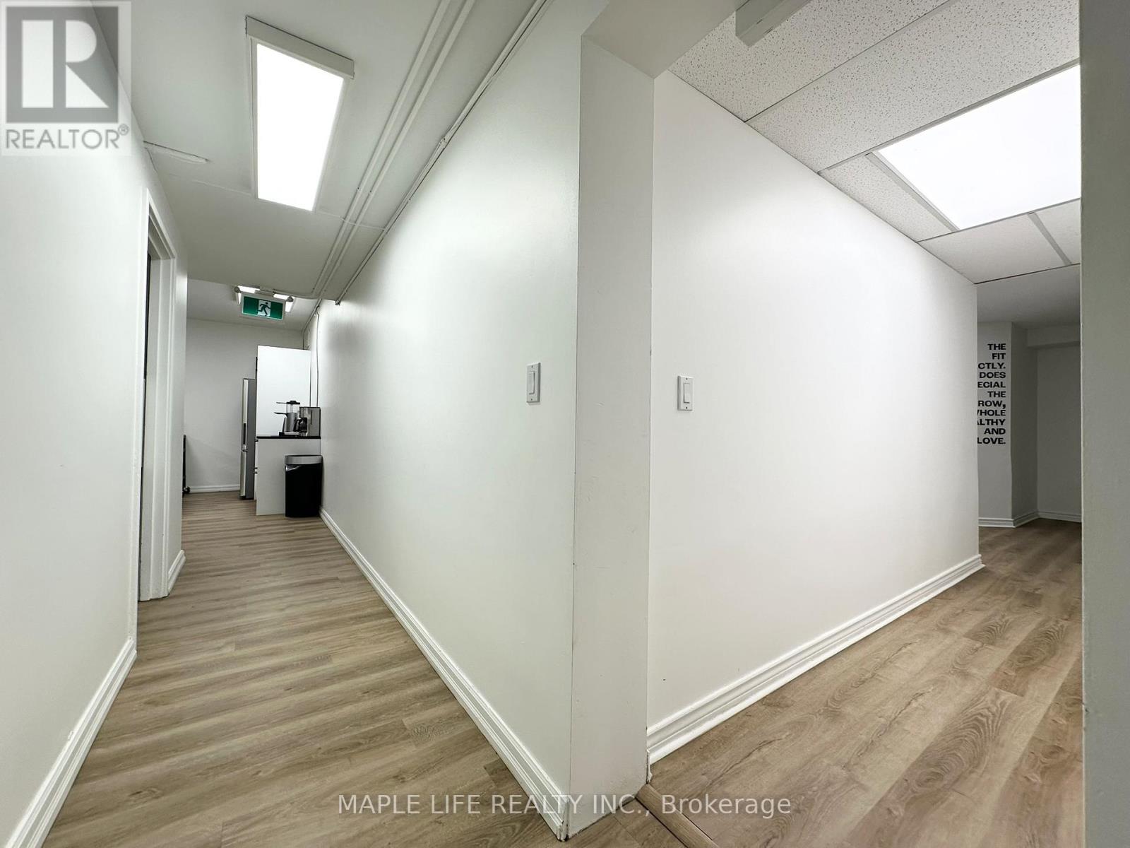 Lower - 901 Yonge Street, Toronto, Ontario  M4W 2H2 - Photo 8 - C12889978