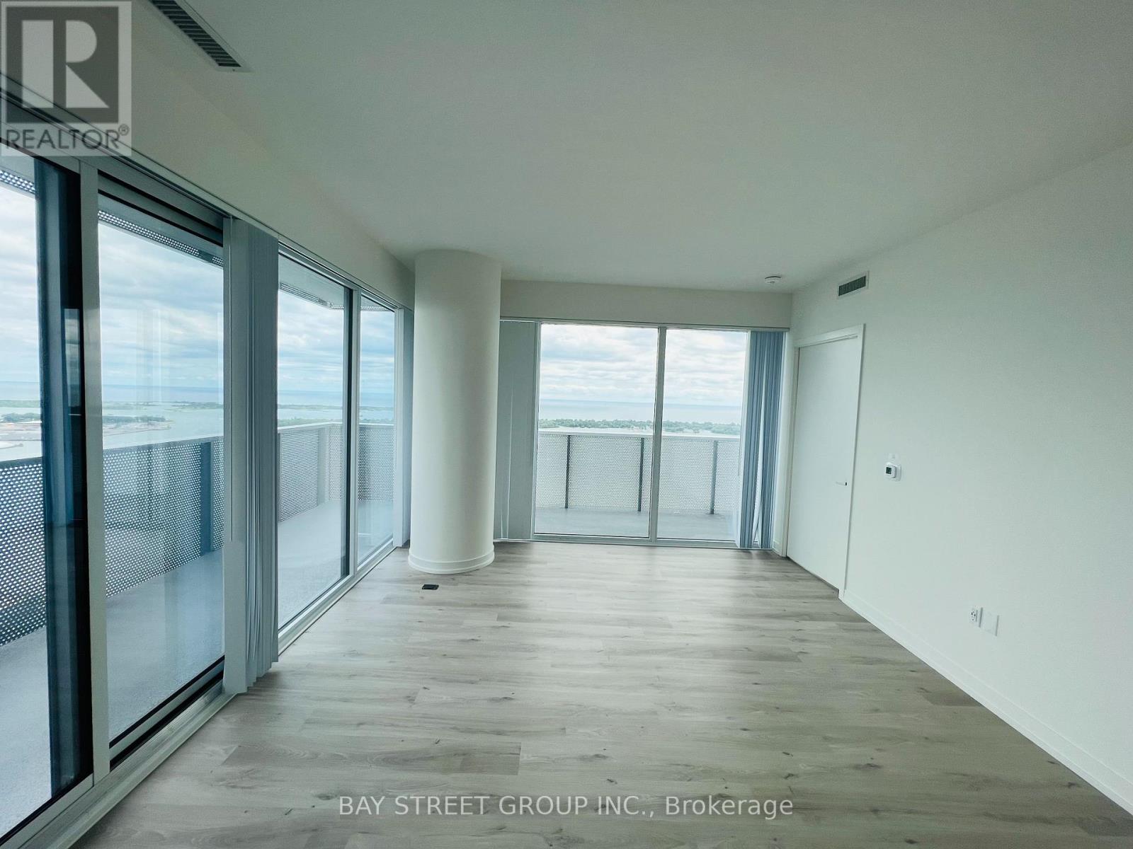 5206 - 138 Downes Street, Toronto, Ontario  M5E 0E4 - Photo 6 - C12889990