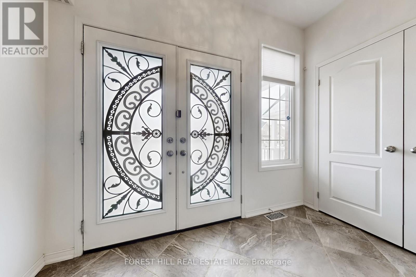 2020 Magee Court, Oshawa, Ontario  L1K 0W7 - Photo 13 - E12889972