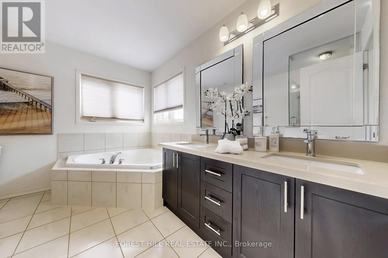 2020 Magee Court, Oshawa, Ontario  L1K 0W7 - Photo 21 - E12889972