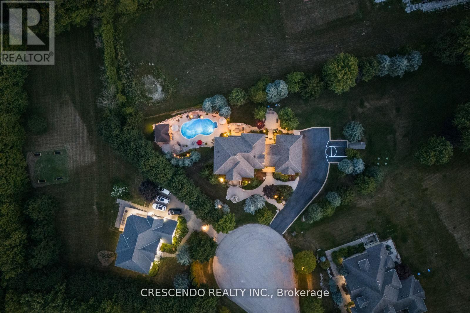 2 Prince Adam Court, King, Ontario  L7B 1M1 - Photo 2 - N12889954