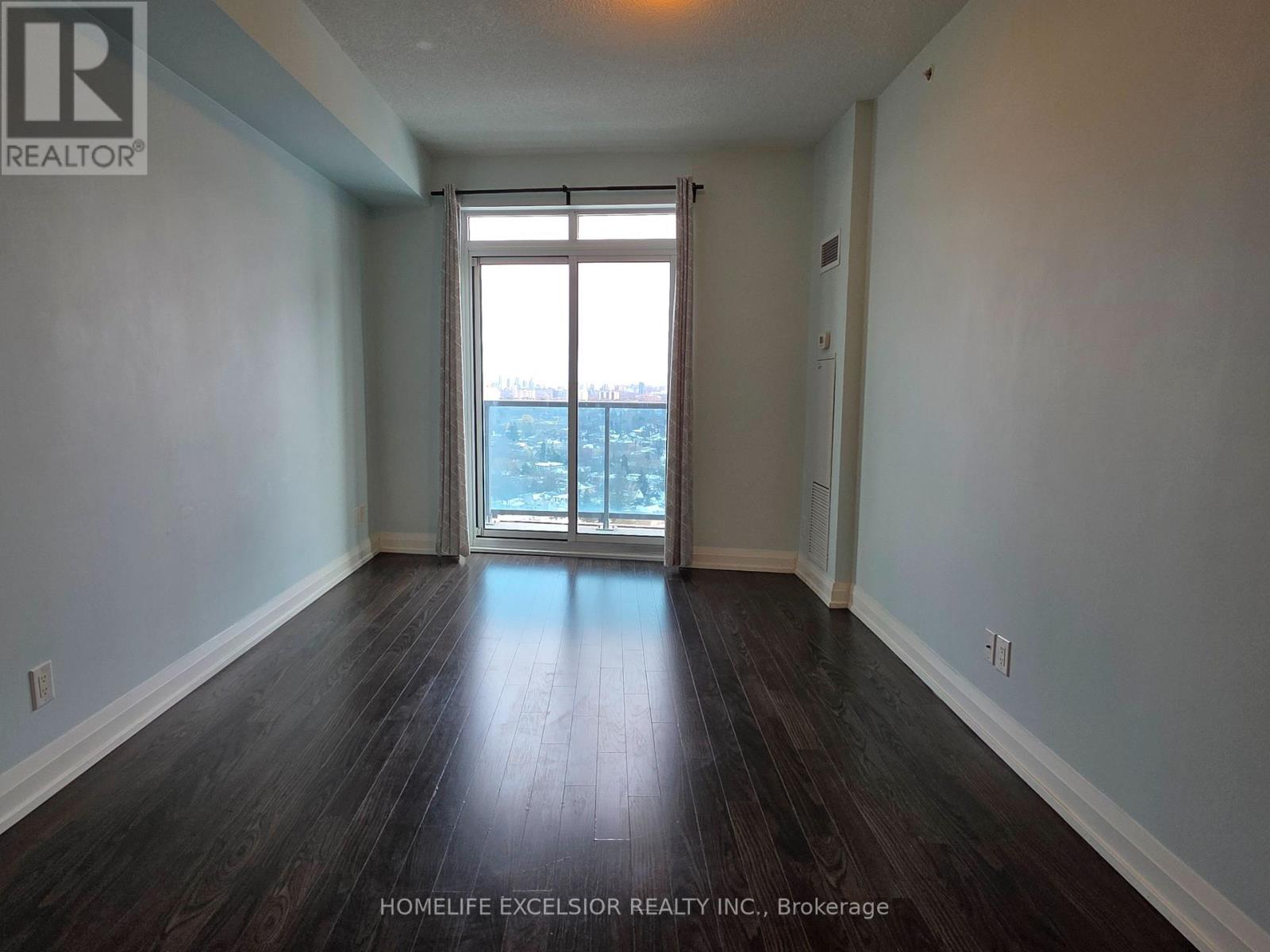 2027 - 7161 Yonge Street, Markham, Ontario  L3T 0C8 - Photo 11 - N12889958
