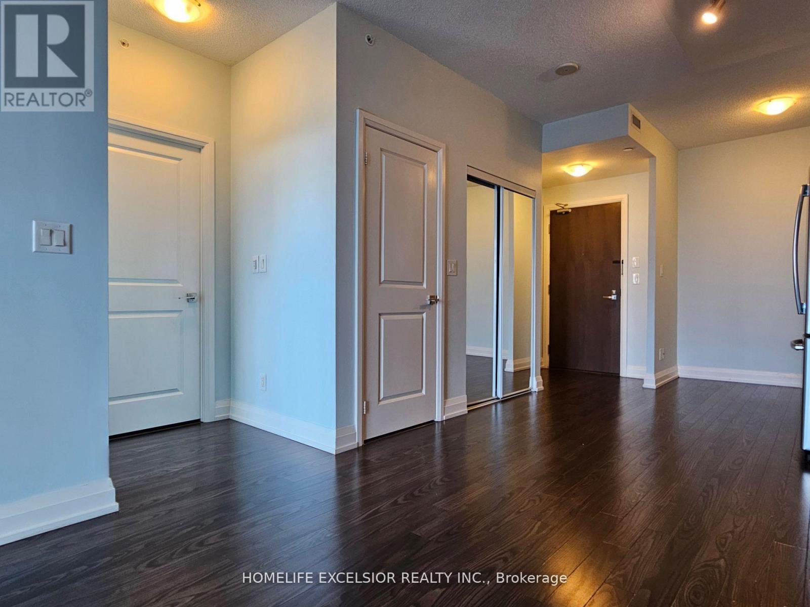 2027 - 7161 Yonge Street, Markham, Ontario  L3T 0C8 - Photo 14 - N12889958