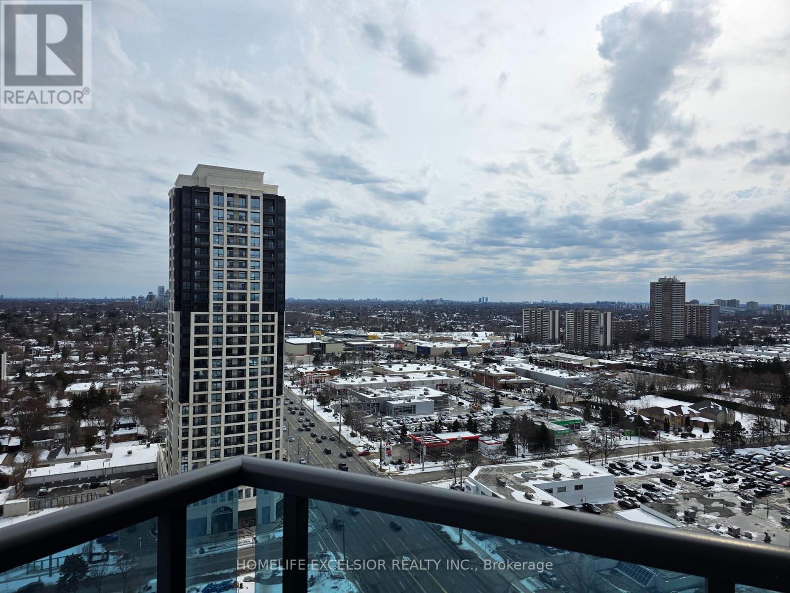 2027 - 7161 Yonge Street, Markham, Ontario  L3T 0C8 - Photo 2 - N12889958